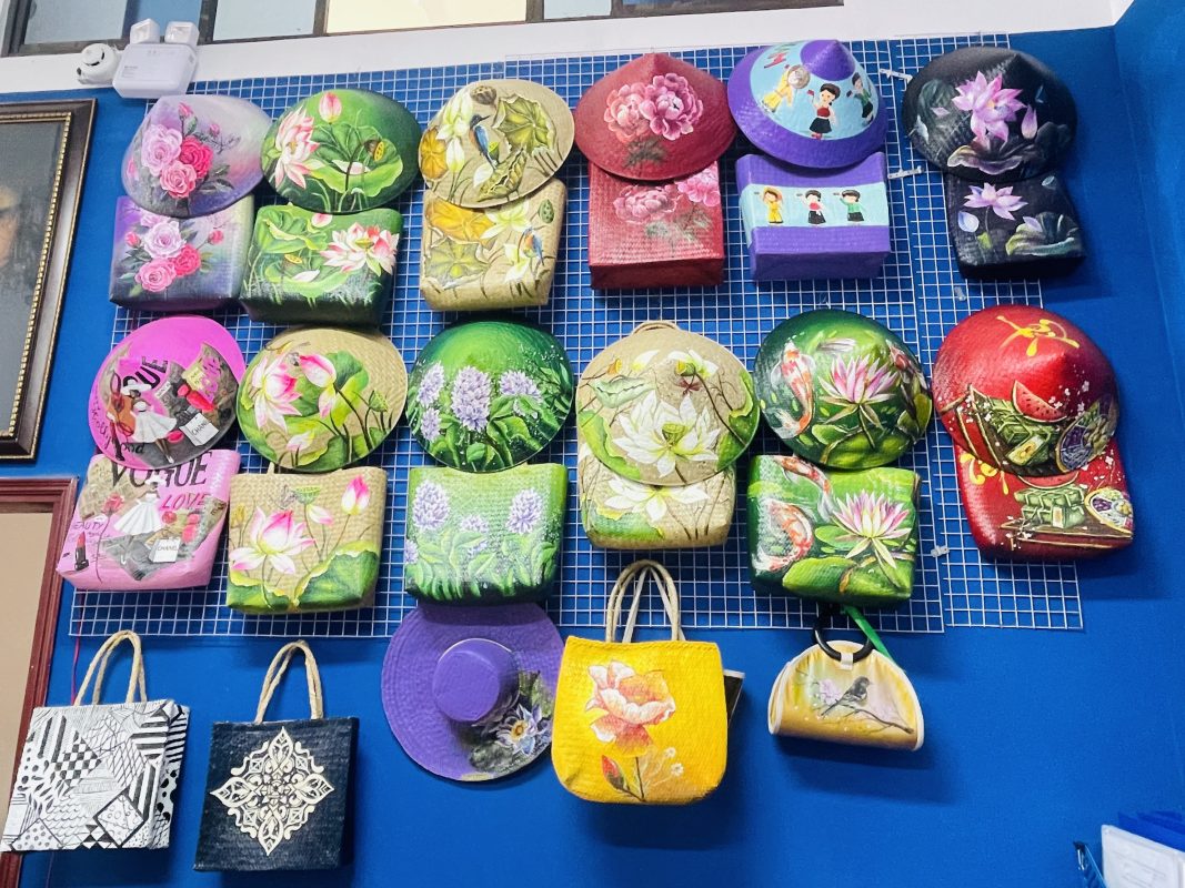 Xưởng Tranh, Nón Lá Vẽ Việt Nam The Sun ART