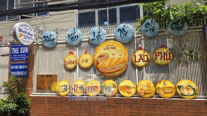Xưởng Nón Lá Vẽ Sài Gòn Ra Mắt Mẫu Nón Lá Vẽ Bánh Mì Đồng hành cùng Lễ hội Bánh Mì Việt Nam lần thứ 4 tại trung tâm TP.HCM